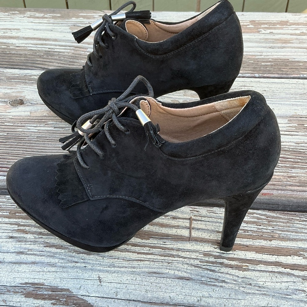 ADRIENNE VITTADINI BLACK SUEDE LEATHR PUMPS MULES OXFORD HEEL FRINGE TASSELS - Picture 2 of 9